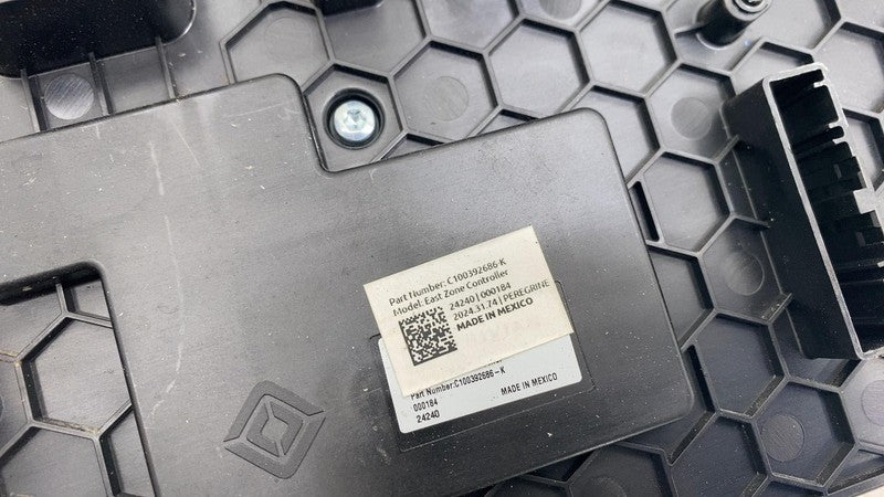 ⭕ 2025 Rivian R1S East Zone Computer Controller Control Module Unit C1